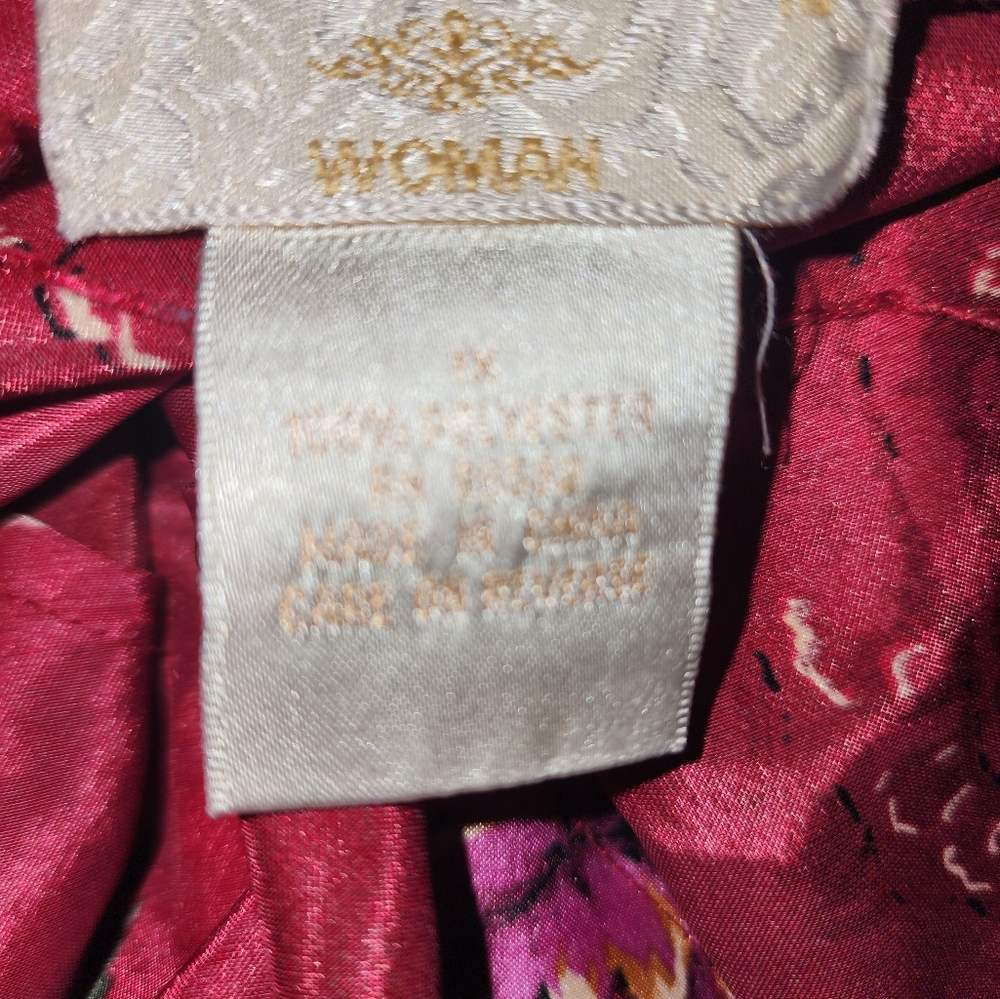 Women's Robe & Gown - Picture 11 of 14